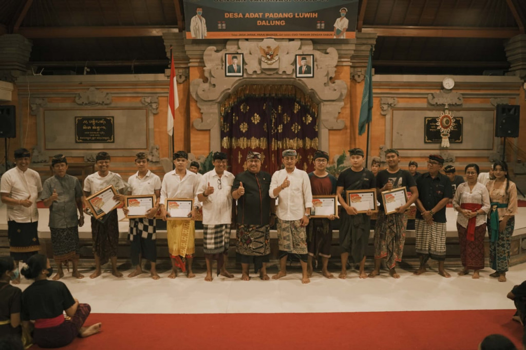 Kegiatan Lomba Penjor dan Gebogan Aturan Yowana se Desa Adat Padang Luwih